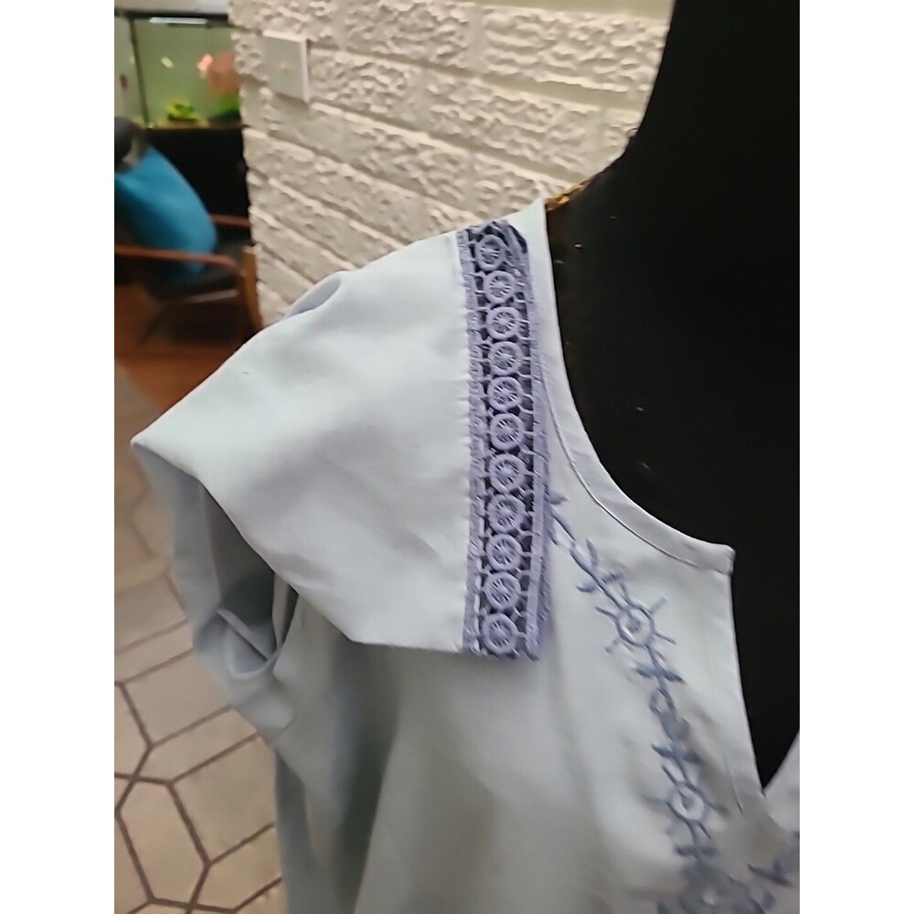 BLAIR Women's Blue Chambray Shirt Embroidered 3x Light Boho Pheasant Lovely - Picture 3 of 9